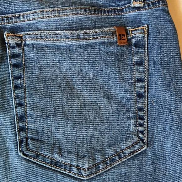 JOE’S JEANS, MELISSA BUTTON FLY DISTRESSED DENIM MINI SKIRT/PREOWNED - Picture 13 of 14